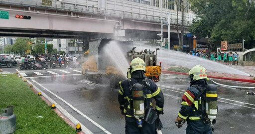 快訊/火燒車再起!北市工程車全面燃燒 警消急灌救