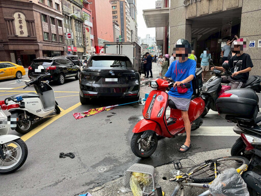 北市又傳7旬翁駕暴衝!豪車人行道上猛撞 波及16輛車1行人
