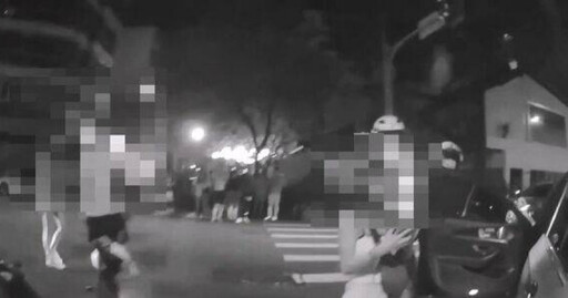 深夜違停賓士搜毒 路人看熱鬧還直播「辣椒水變獨眼龍」