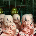 二次扒皮！警逮竹聯幫成員放貸強簽本票 破門驚見整面古曼童