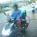 糊塗男剛領薪水就搞丟！遭人喊回還茫喊：不是我的 警調紀錄器見「關鍵瞬間」