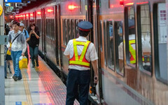 7旬翁「不滿年輕人占位」欲亮刀自衛 台鐵：最高可罰100萬