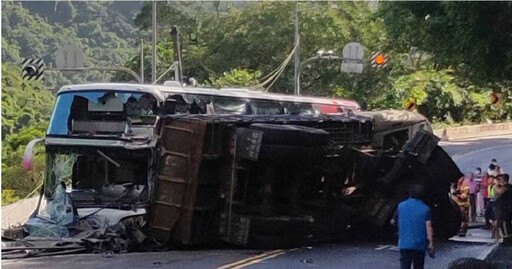 快訊/萬里國光客運跟砂石車碰撞 1OHCA、1重傷7輕傷