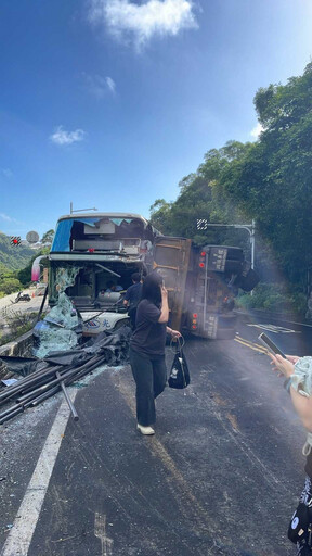 獨/女高中生國光客運逃死劫 還原驚險瞬間:砂石車從頭上削過