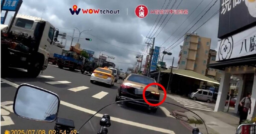 高雄邁巴赫違規狂超車 機車騎士神檢舉連吞3罰單