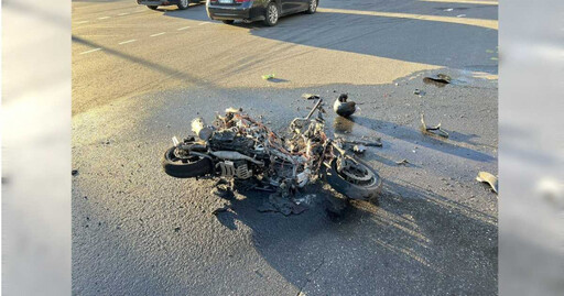 快訊/北市內湖南湖大橋嚴重車禍!機車追撞Uber起火 騎士雙腿燙傷急送醫