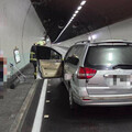 國5雪隧轎車冒煙 雙向封閉塞爆 網哀號「早知道帶便當」