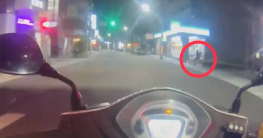 酒後騎YouBike闖紅燈 男嗆警「你是法律嗎」反吃罰單