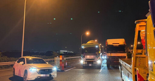 國道深夜驚魂!聯結車連撞3車 2人受傷車流大塞