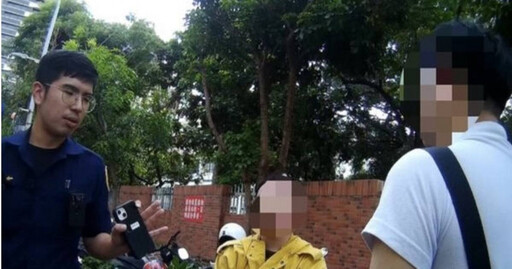 高雄情侶街頭大亂鬥 拉扯吵架害機車橫倒還被警送辦