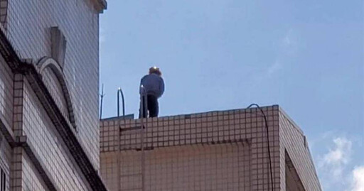 水塔腐屍身分線索曝！約40歲男「身高175cm、穿七分褲+膠鞋」