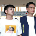 涉嫌下藥性侵女明星！龔益霆抵北院 神情淡定、毫無遮掩步入偵訊