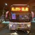 苗栗驚悚車禍！國光客運猛撞機車 2大學生命喪地下道口