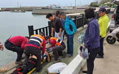 澎湖7旬翁海釣不慎落水！ 警消急送醫搶救仍不治