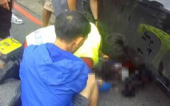 生日遇死劫！23歲騎士直行遭賓士左轉捲車底20分鐘 慘被奪命