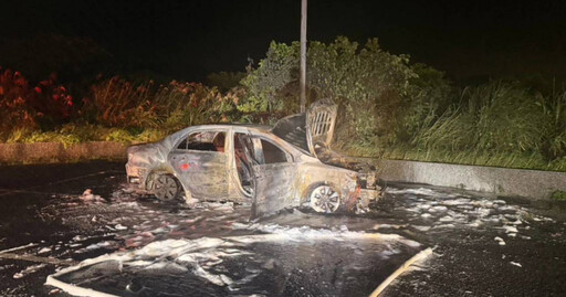 新北驚傳火燒車!31歲男駕駛燒燙傷送醫 疑車內縱火輕生