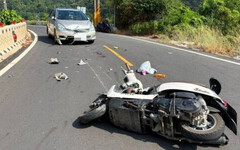 屏東23歲男「無照＋沒戴安全帽」雙違規害人害己 遭警連開罰單