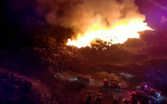 台南白河大火！大量廢棄物火勢延燒 4怪手支援搶救