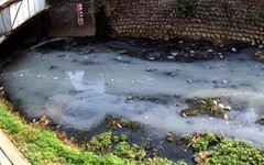 大里太平黑心工廠管線藏民宅底 3年118家偷排廢水被抓包