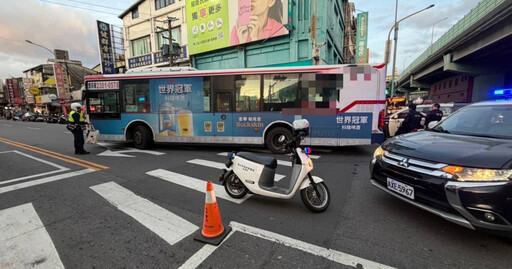 快訊/士林公車右轉撞行人!老翁遭捲入車底 送醫搶救仍宣告不治