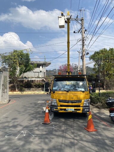 快訊/二水老街3次巨響！百戶停電又碰地震 居民嚇壞竄逃屋外