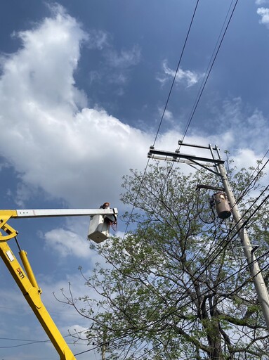 快訊/二水老街3次巨響！百戶停電又碰地震 居民嚇壞竄逃屋外