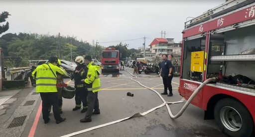 影/基隆社區民宅火警！9樓竄出火舌 警消破門灌救