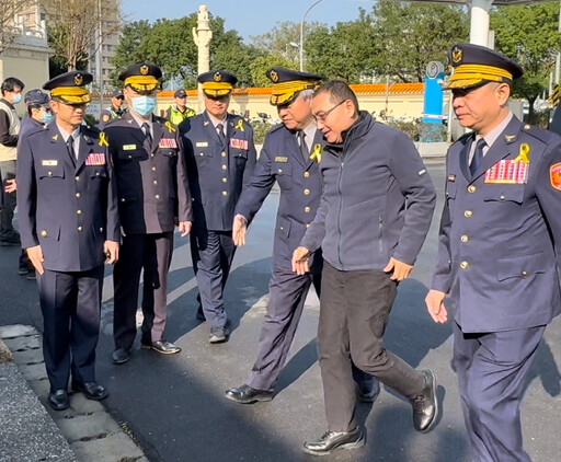 快訊/基隆警遭狂男駕車衝撞魂斷值班台 侯友宜、警政署長抵告別式現場