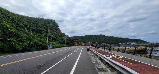 快訊/基隆台2線潮境公園路口山崩 疑有車遭埋「1傷1受困」