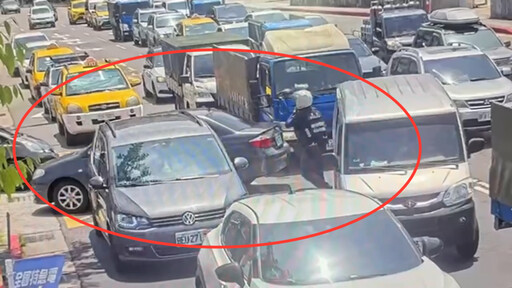 快訊/北市內湖詐騙車手拒捕開車衝撞 警攔截圍捕開2槍仍逃逸