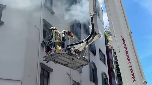 快訊/台南公寓火警疑8人受困 雲梯、破門救出4人「1命危」