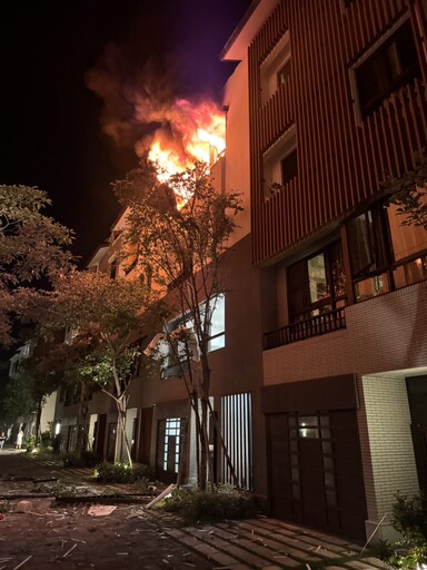 快訊/台南透天厝瓦斯氣爆火警！疑煮食不慎釀災 3住戶燒燙傷急逃生