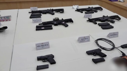 影/新竹縣暴力團據點被抄！驚見小型軍火庫連MP5衝鋒槍都有