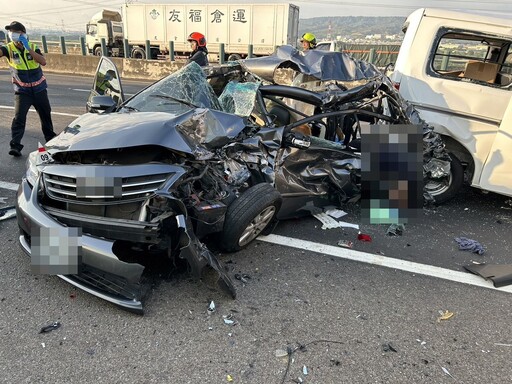 快訊/悲！國3和美段「5車追撞」釀5傷2死 車身削半2人被救出皆亡