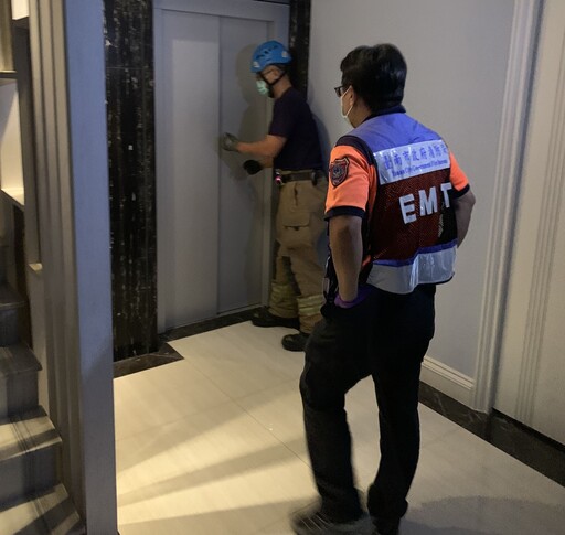 快訊/台南豪宅驚悚受困事件！夫妻「關電梯內2天」才被岳母發現急報警