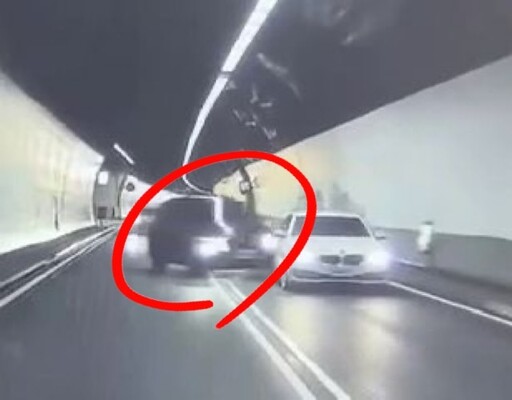 影/撞擊瞬間曝！雪隧驚悚車禍直擊「休旅車撞BMW再撞隧道壁」2人送醫