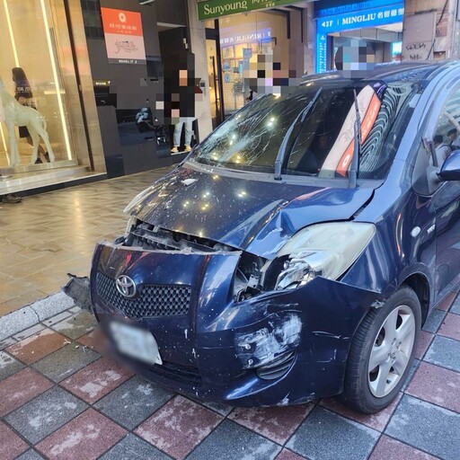 影/家人剛病逝！男小巨蛋旁開車撞死女志工 她當時「正扶持視障者行走」