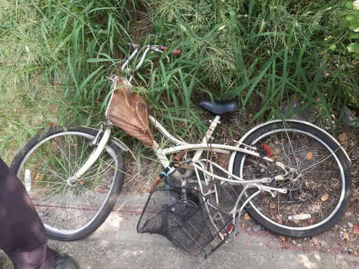 慟！彰化8旬婦騎腳踏車遭「捲入大貨車底」 拖行數十公尺送醫不治