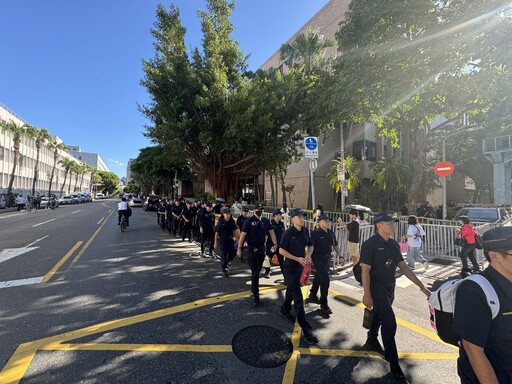 快訊/北院旁小草陳抗現場直擊！柯文哲羈押庭今開戰 重重警力「封鎖」維安