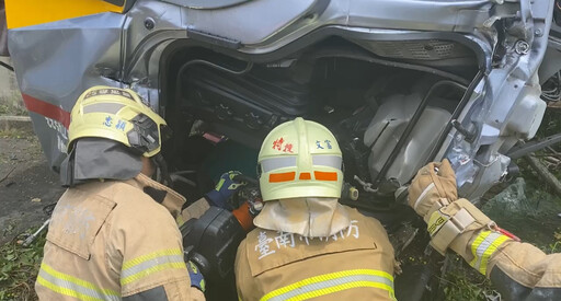 快訊/國道嚴重車禍！國1南下麻豆路段「貨櫃車翻下邊坡」駕駛奇蹟生還