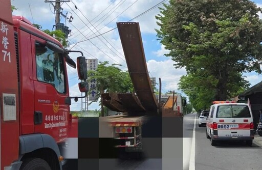 快訊/台南75歲男騎士碰撞拖板車！捲入輪下爆血亡 頭、軀幹破碎變形