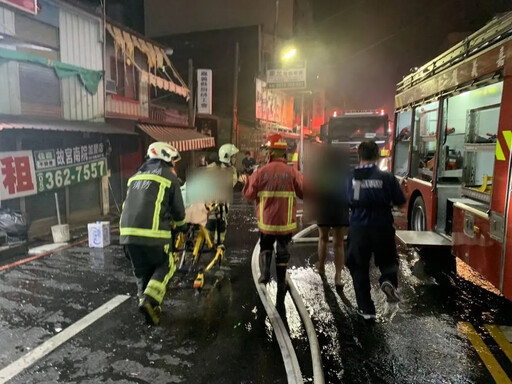 快訊/暗夜驚魂！嘉義朴子住宅大火嚇壞鄰居 2人急送醫