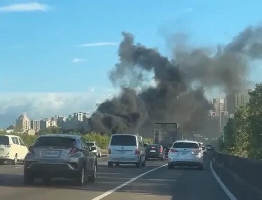 快訊/下班注意！國1北向89K驚傳火燒車「超濃黑煙遮蔽道路」 車流回堵6公里