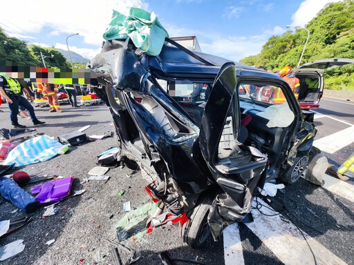 影/國3南港段重大車禍！7車驚悚連環撞10傷 遭夾撞成廢鐵慘狀曝光