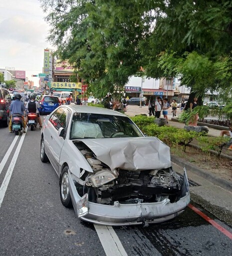 快訊/台南放學時間嚴重車禍！他逆向失控撞8車釀4人輕重傷 辯「為了閃機車」