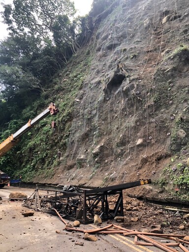 快訊/苗栗台62線豪雨釀禍！工人遭「直徑1公尺」砸穿防護網落石擊中身亡