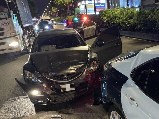 影/又有員警遭毒駕波及！嫌犯高速衝撞警車 手上竟握「喪屍菸彈」電子菸