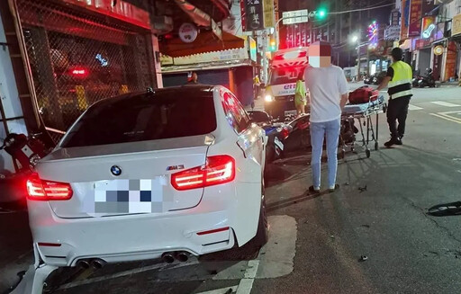 和女友小酌！新北BMW男酒駕衝對向車道 26台機車全遭掃倒