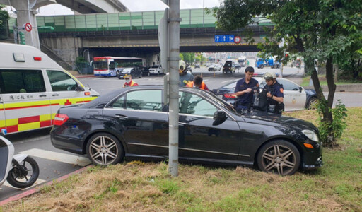 快訊/北市內湖賓士車失控自撞分隔島 40歲男駕駛意識模糊急送醫