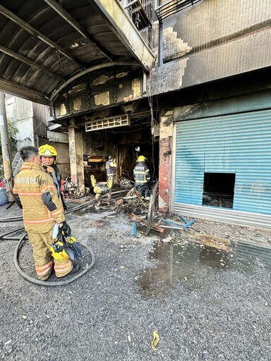 影/心酸故事流出！台南宮廟火警燒掉2百萬 恐龍大將軍慘變黑炭宮主淚崩